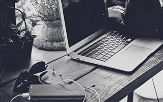 3000万引爆曼联等两队疯抢！全能铁卫花落谁家